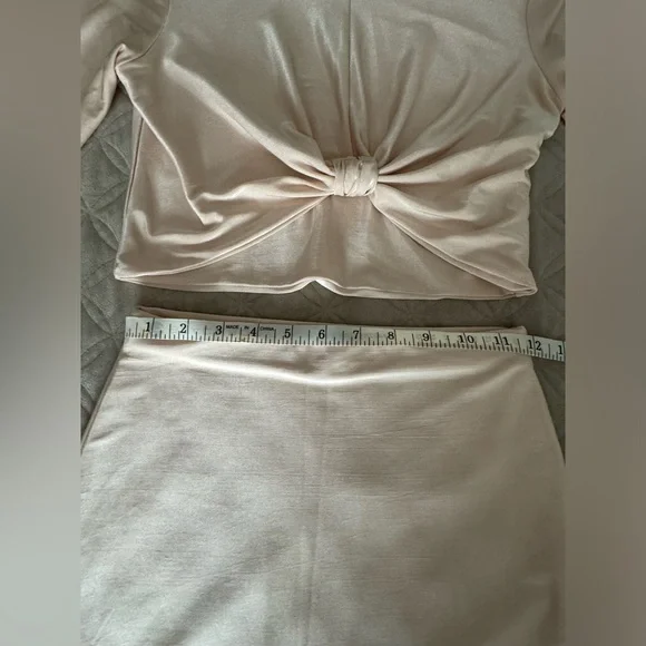Misguided 2 Piece Outfits Set Long Sleeve Crop Top Midi Skirt Sz 4 Color Beige - Picture 5 of 10